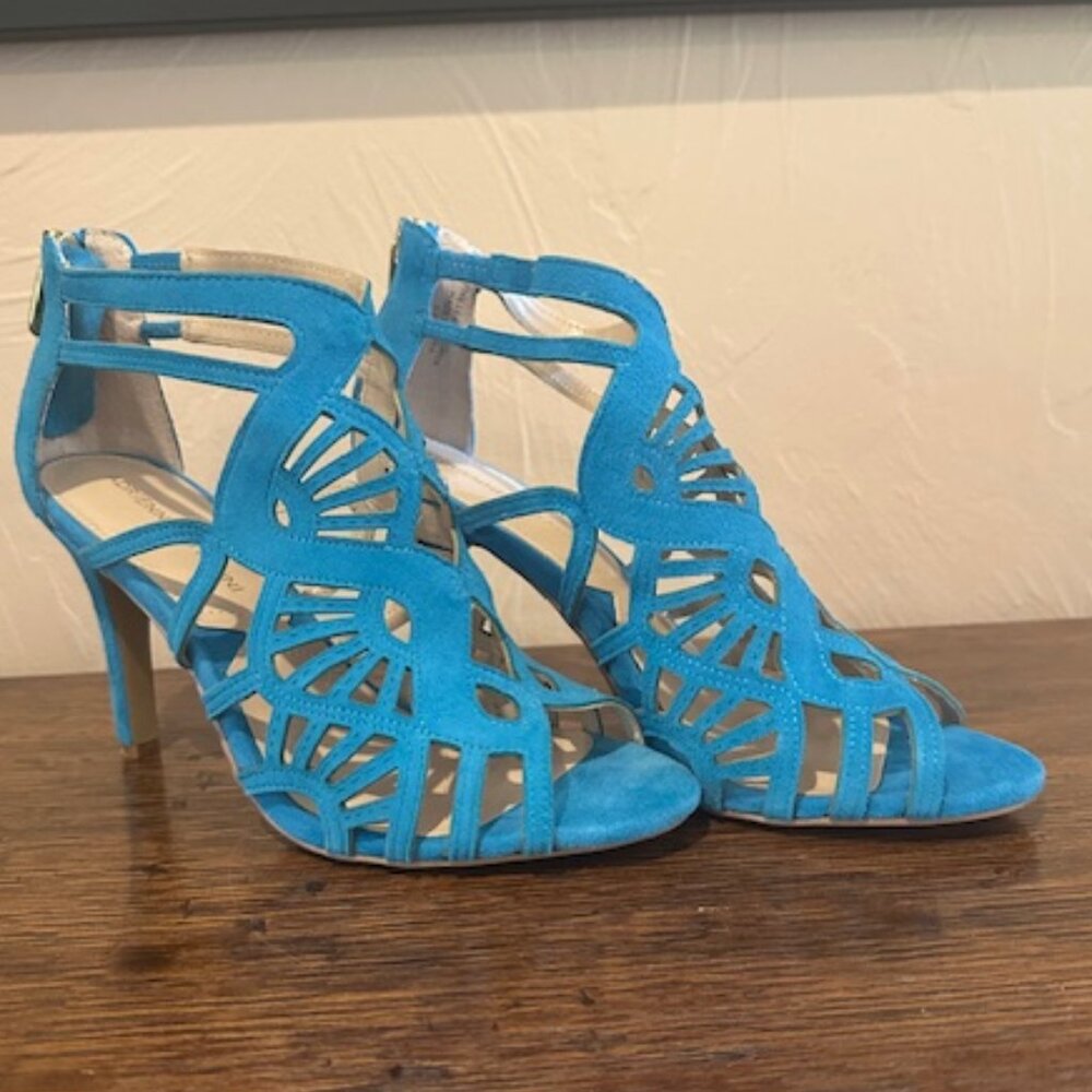 Adrienne Vittadini Aqua suede heels - Size 6.5
